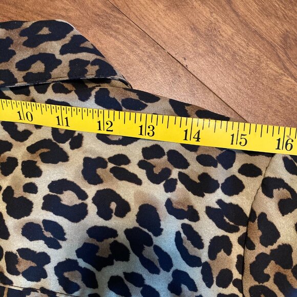 Anne Klein Leopard Print Relaxed Fit Roll Tab Sleeves Pullover Size S - Picture 8 of 9